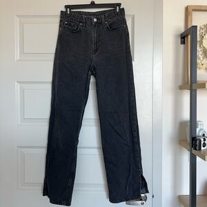High-Waisted Jeans